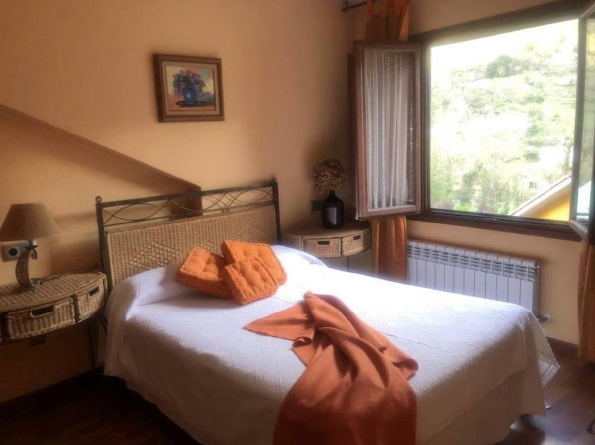 Apartamentos La Guergola Pola de Somiedo Buitenkant foto
